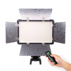 Осветитель светодиодный Godox LED308C II накамерный Осветитель светодиодный Godox LED308C II накамерный